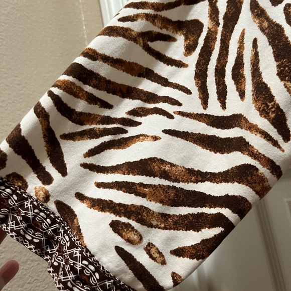 Alfred Dunner Brown Cream Zebra Print Blouse 3/4 Sleeve 3X Sequins - Picture 3 of 6